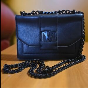 Black Badgley Mischka Logo Crossbody Clutch Chain Strap Adjustable